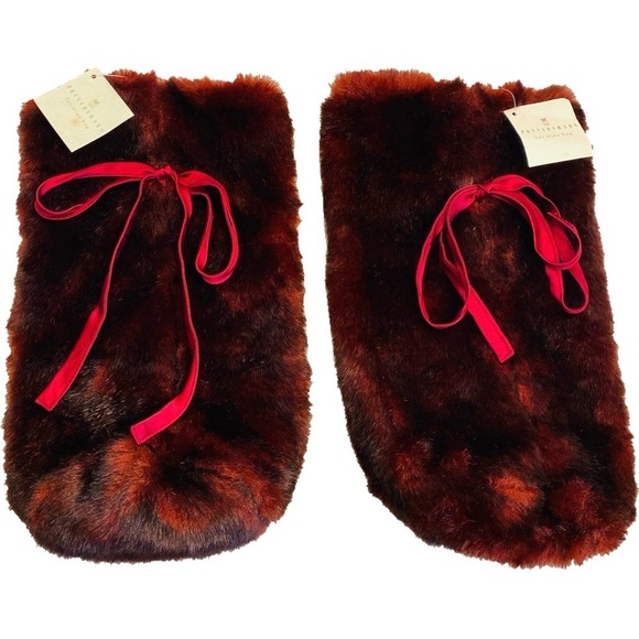 2 Burgundy Faux Fur Wine Bottle Bags Pottery Barn NEW - Picture 1 of 16